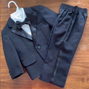 Adorable 4 piece tux set